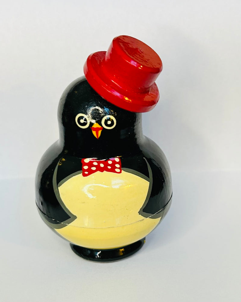 Red Hat & Bow Tie 3 Piece Penguin Nesting Set (3" Tall)
