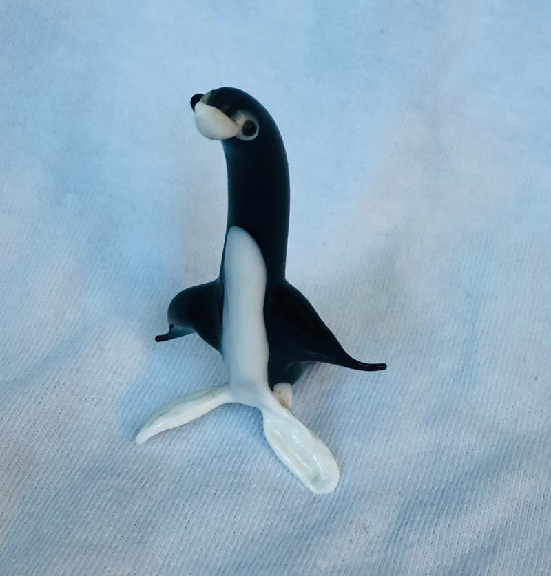 Long, Lean Glass Penguin Figurine (3" Tall)